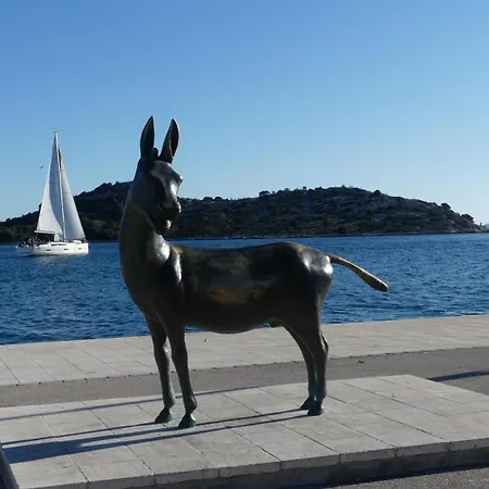 Milivoj Tribunj (Sibenik-Knin)